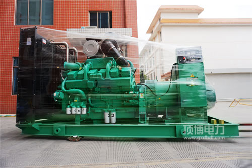 廣西國三400KW玉柴發(fā)電機組技術參數型號YC6T660-D31