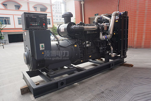 工業(yè)發(fā)電機組與家用選柴油發(fā)電機組還是天然氣、汽油
