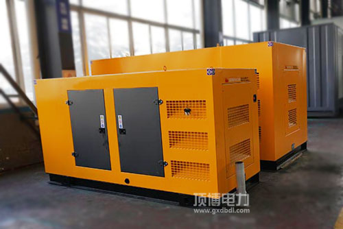 集裝箱式柴油發(fā)電機(jī)組的優(yōu)點(diǎn)有哪些？戶外機(jī)組一定要選擇靜音箱
