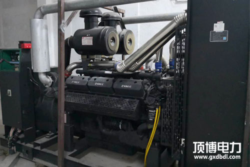 諸多發(fā)電機(jī)組故障實(shí)例告訴我們，機(jī)油濾清器影響機(jī)油壓力