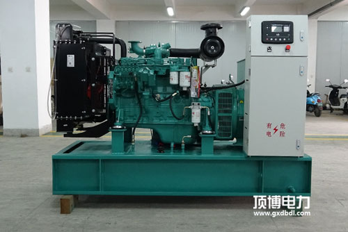 過熱馬上加冷卻水，難怪柴油發(fā)電機(jī)組又要維修！