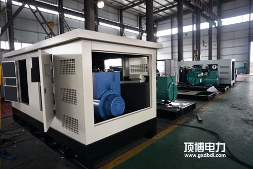柴油50kw發(fā)電機組意想不到并機4大好處，除了省油，更能集中調度！